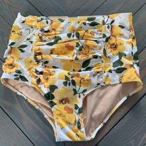 Kortni Jeane bottoms